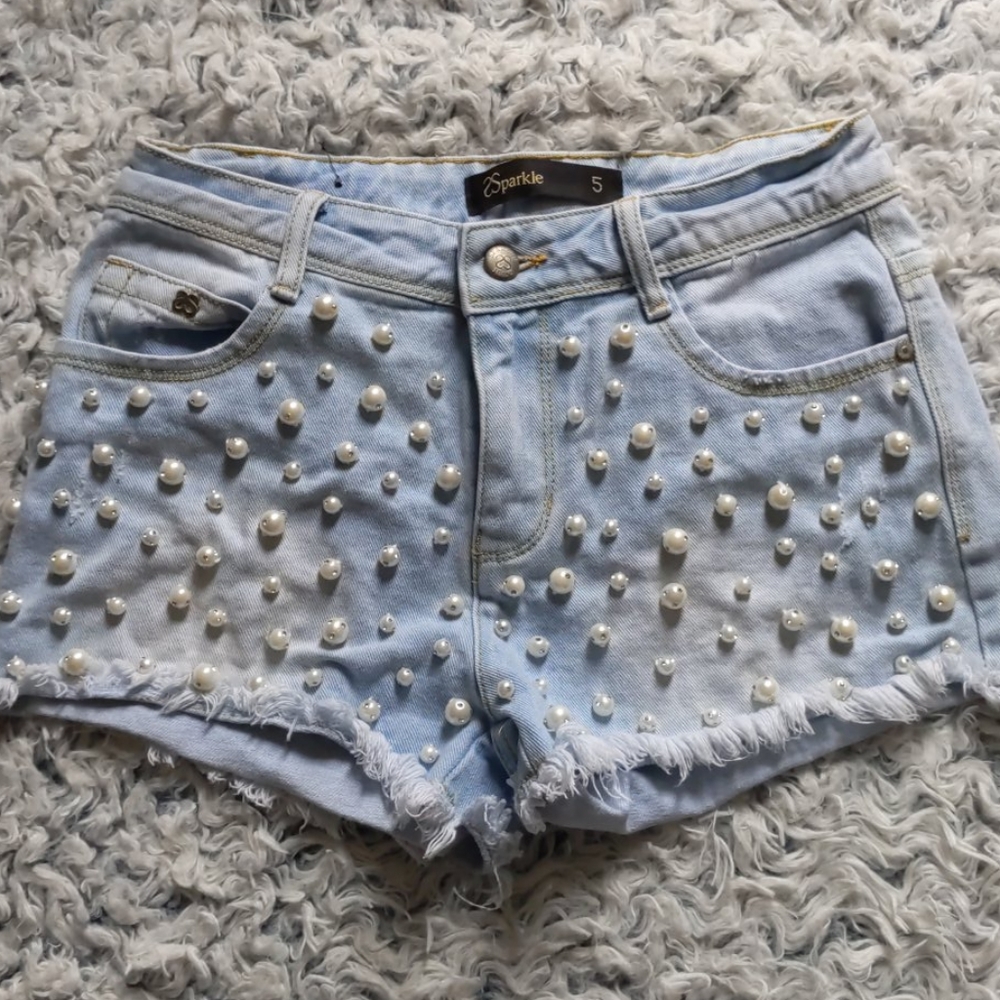 Sparkle Light Wash Demin Pear Embellishment Shorts